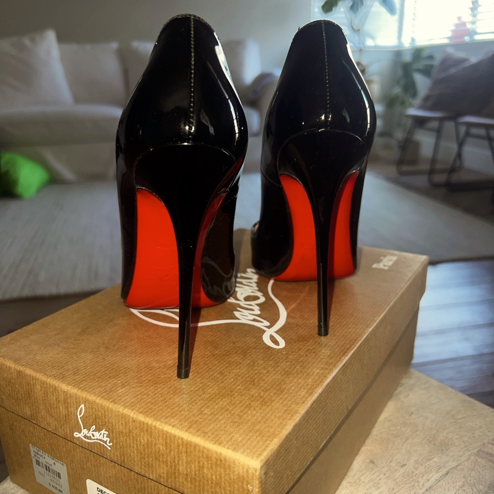 Louboutin So Kate heel